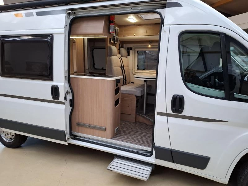 Adria Twin 600 Sunliving 130PK Solar  foto: 10