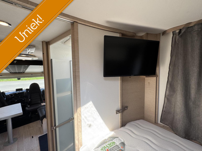 RAPIDO M66 Automaat Enkele Bedden Levelsysteem 2x Airco foto: 21