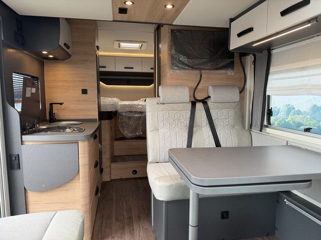 Knaus Live Wave 650 MEG Black Select Foto: 16