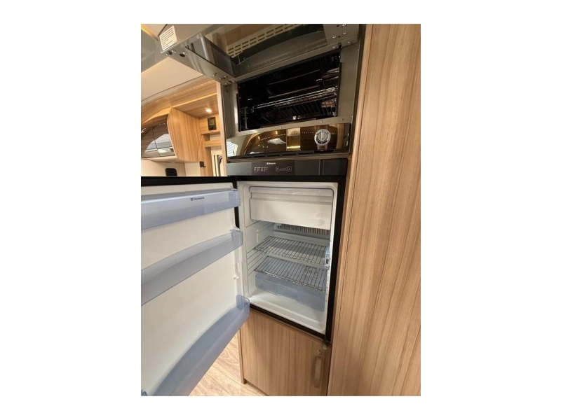 Knaus Sun Ti 700 Enkele bedden, zonn, oven  foto: 15