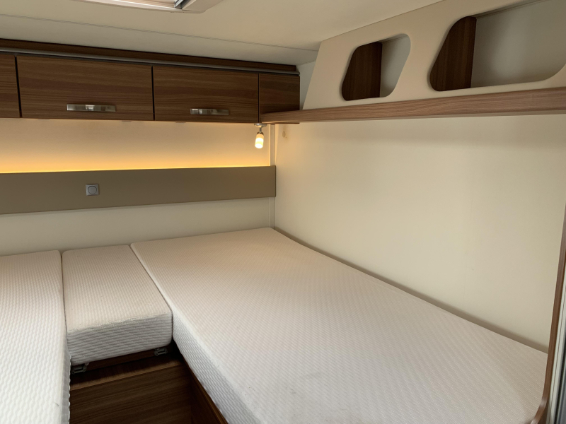 Weinsberg CaraSuite 700 ME - 5 Personen - Automatik Foto: 12