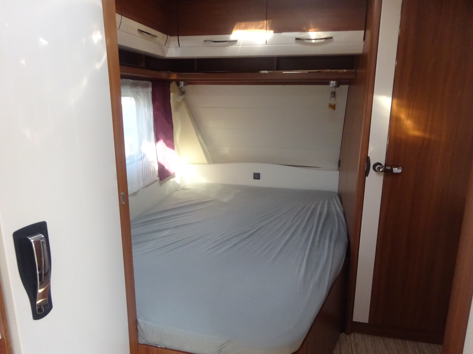 Hobby Excellent 495 UFE Met Mover en Airco foto: 13