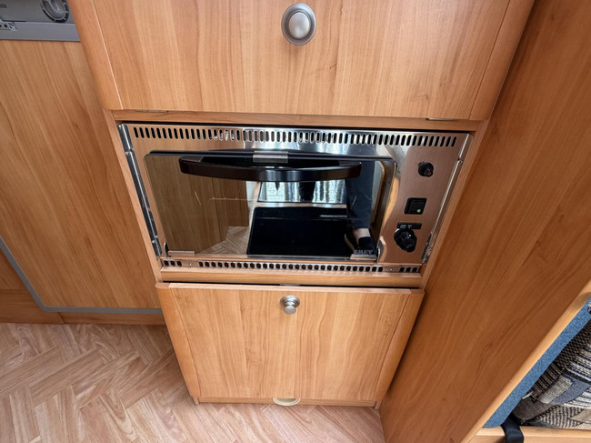 Adria Stargo 670SP MB 316Cdi Maxxfan Luifel Oven 1Ste Eigenaar foto: 17
