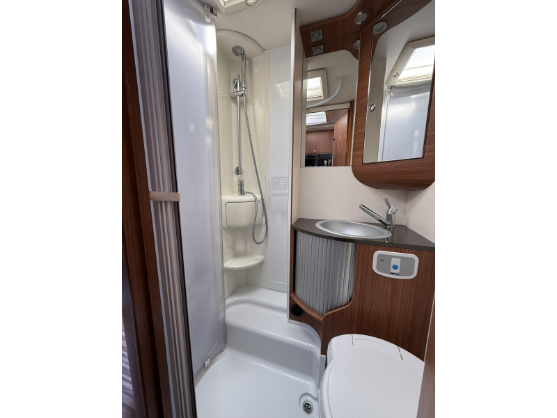 Adria Matrix 680 SP Ruime zit!  foto: 18