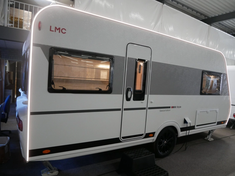 LMC Style 440 D now with FREE mover photo: 2
