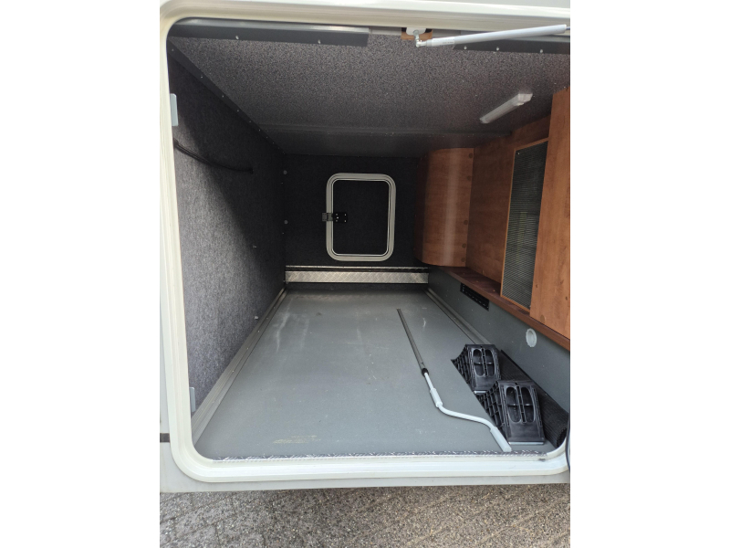 Carthago Chic C-Line 49 I Aut 150Pk Twinbed 2016  foto: 7