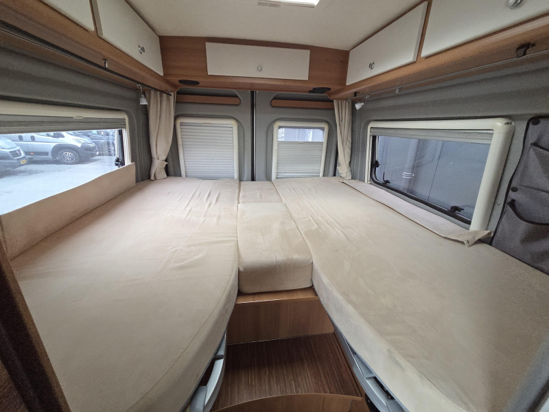LMC Tourer 64 pössl Automaat Lengtebed  foto: 2