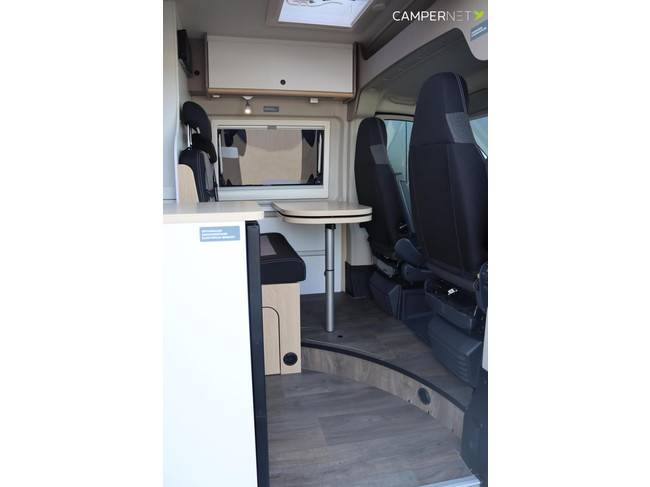 LMC Innovan 640 Pure 140cv Autom&aacute;tico | Toldo Thule | Camas individuales | Sensores de aparcamiento | Llantas de aleaci&oacute;n | Mucho espacio de almacenamiento | LED foto: 6