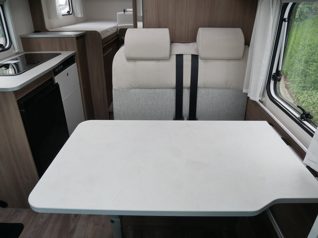 Carado V337, Lengtebedden, 900 kilo laadvermogen, XL Garage foto: 10