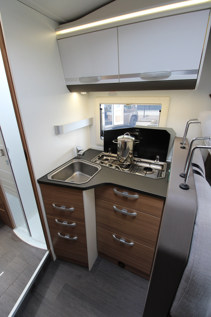 Adria Matrix Axess 670 SL photo : 8