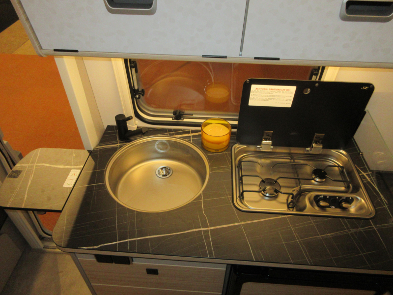 Eriba Touring Silver Editie 542 210 BREED/ENKELE BEDDEN!!  foto: 6