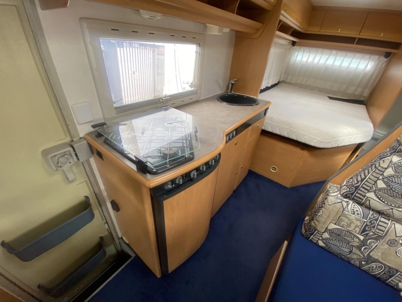 Dethleffs Globetrotter Frans bed Airco dinette  foto: 18