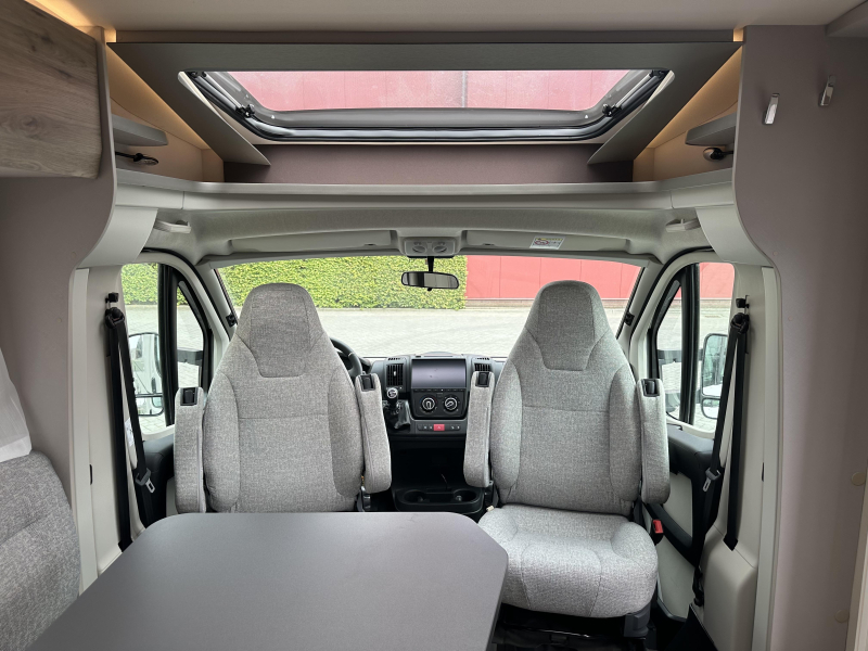 Hymer Exsis 580 PURE E&P leveling system photo: 13