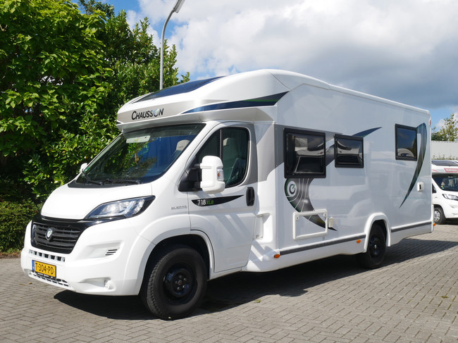 Chausson 718 XLB Special Edition, Cama Queen, Cama abatible!! foto: 2