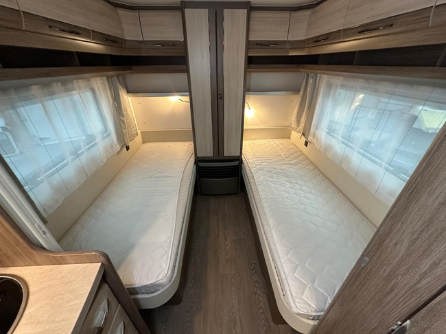 Hobby De Luxe 460 LU photo : 4