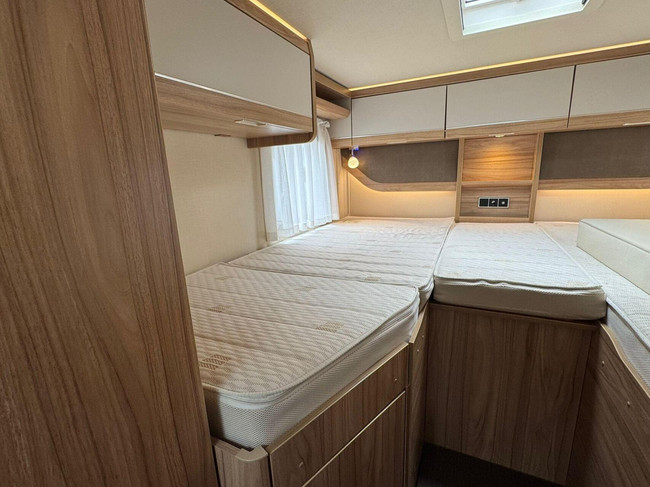 Hymer MLT 580 V6 190HP Single Beds Led 2 Solar Panels photo: 15