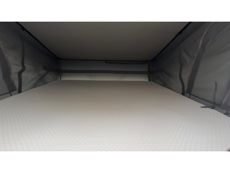Dethleffs Globetrail Advantage 600 DR dwarsbed hefdak bovenbed  foto: 18