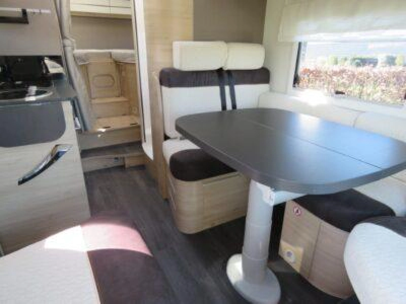 Chausson 627 5 pers.met enkele bedden  foto: 3