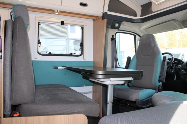 Sun Living S 75 SL by Adria 5 gordel plaatsen enkele bedden 67  foto: 21