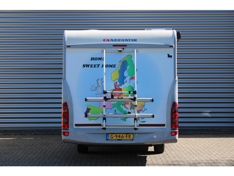 Adria Coral 660 SL 160PK Lengtebedden Airco  foto: 4