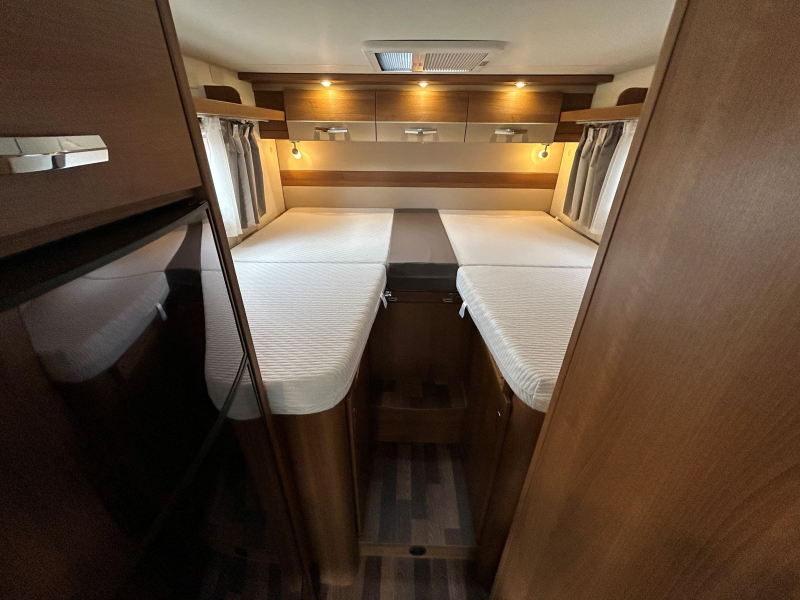 Knaus Van I 600 ME Hefbed, Solar, Schotel  foto: 16