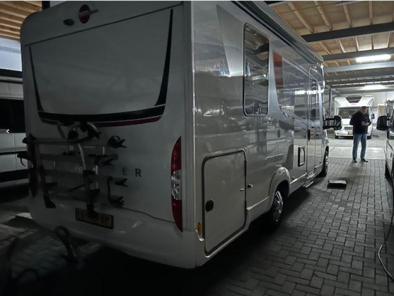 Bürstner Lyseo 734 QUEENSBED+HEFBED 4-PERS  foto: 2