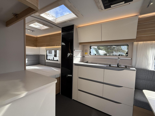 Adria Adora 522 UP Als Nieuw met Airco Mover voortent foto: 15
