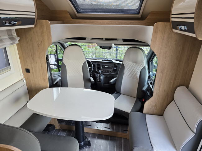 Ford ROLLER TEAM KRONOS 284 P AUTOMAAT 170 PK AIRCO SOLAR LENGTEBEDDEN 1E EIGENAAR DRAAISTOELEN TV + SATELLIET SLECHTS 36.881 KM foto: 12