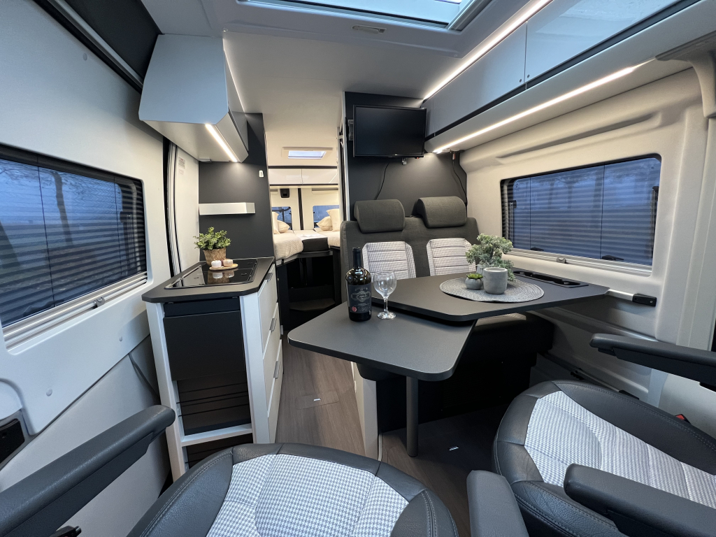 Adria Twin Supreme 640 SLB ENKELE BEDDEN SKYROOF CAMERA foto: 16