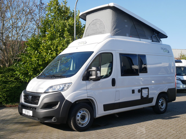 RoadCar (Pössl Groep) R540, 9-Traps Automaat, 540 Buscamper, Slaaphefdak foto: 2