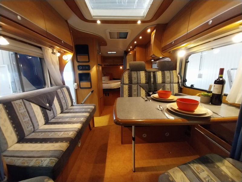Dethleffs Globetrotter 6844 RT met mooi fransbed  foto: 1