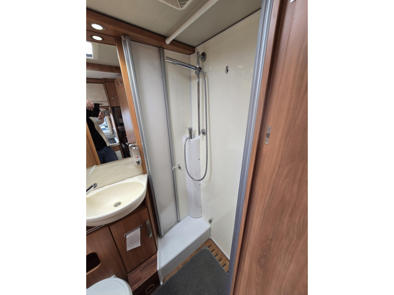 Hymer B 588 in top staat 2014  foto: 19