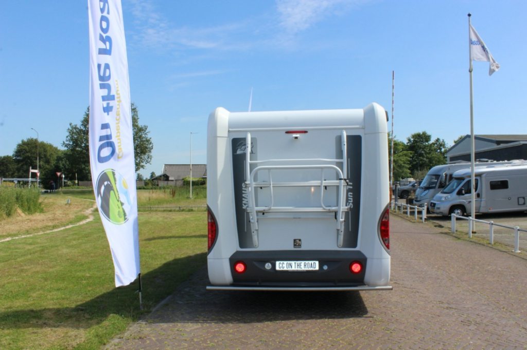 Knaus Sun Ti 700 Meg, Cama transversal, Garaje, Asientos delanteros giratorios, Media dinette, banco. A&ntilde;o 2008 Marum (Groningen) foto: 34