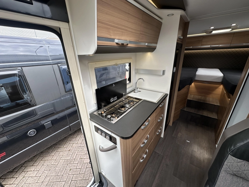 Adria Coral 600 SL level systeem  foto: 14
