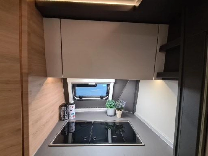 Knaus Yaseo 340 PX Lichtgewicht!  foto: 10