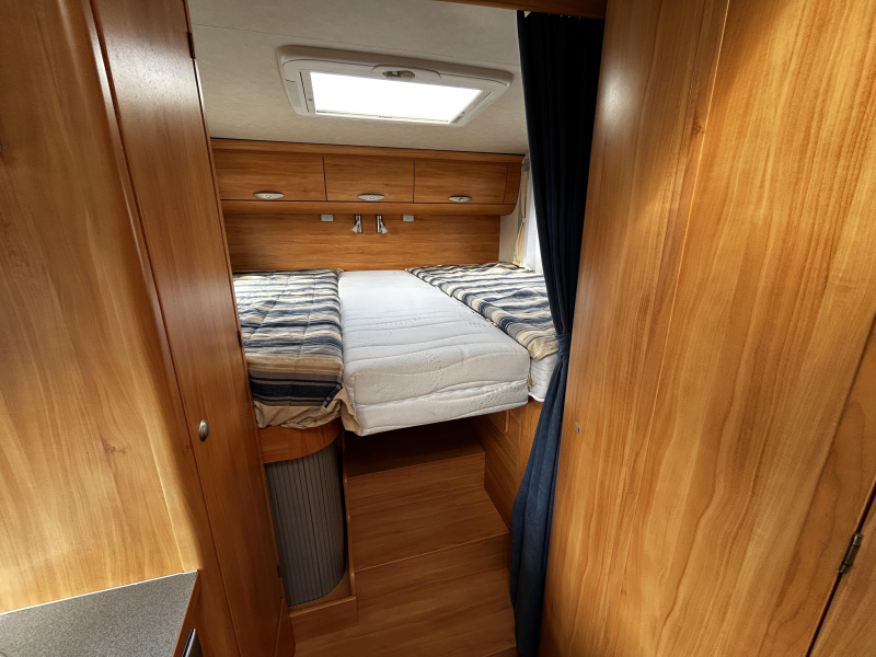 Adria Coral 660 SL Enkele-bedden/2007/Euro-4  foto: 15