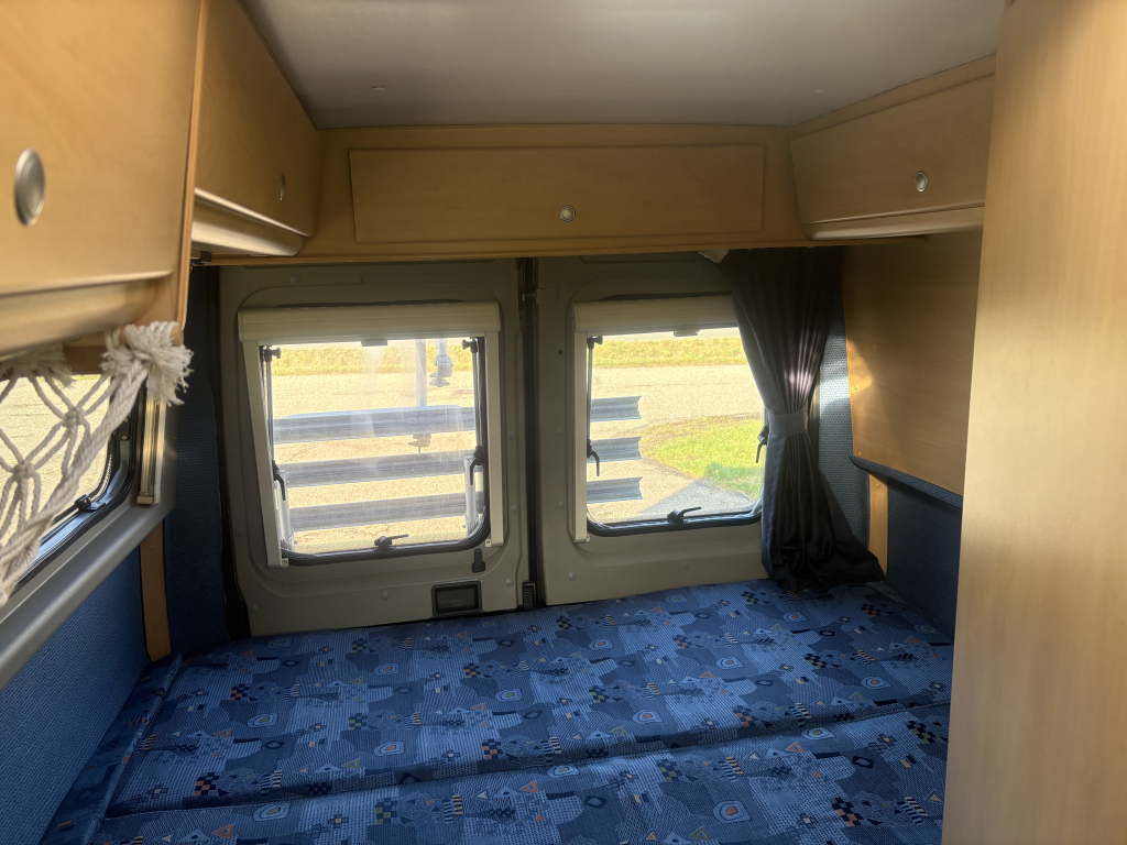 Pössl 2Win Vast bed 2.8 Turbo/128pk/AIRCO foto: 18