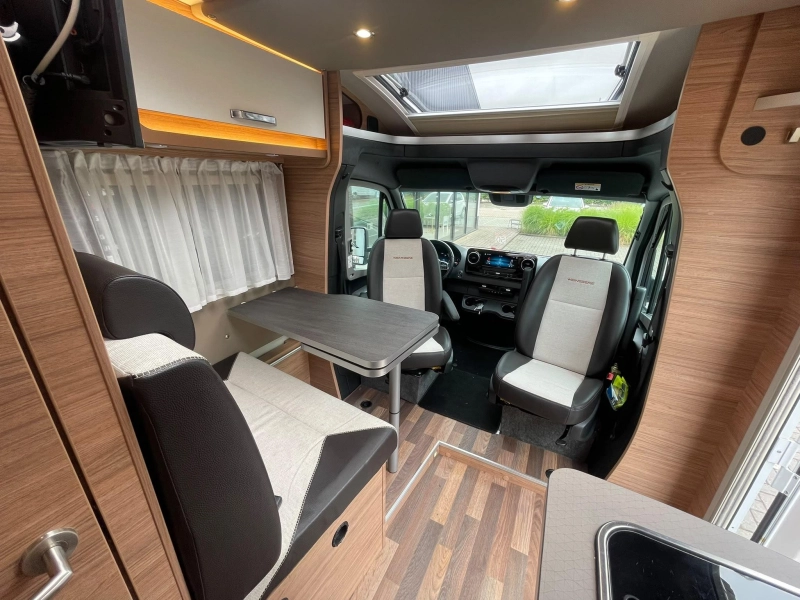 Weinsberg CaraCompact MB 640 MEG Enkele Bedden Garage 2022  foto: 17