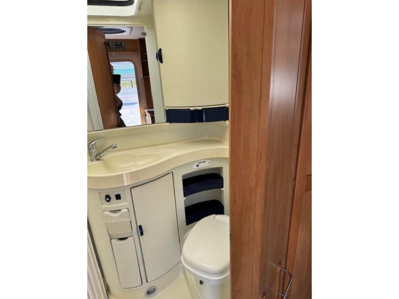 Hymer B584 intergraal camper B584  foto: 14