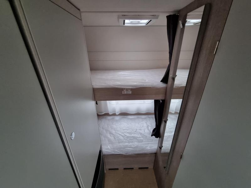 Bürstner Premio 495 TK IC-Line  foto: 12