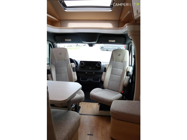 Hymer BMC-T 680 177hp Automatic | Single beds | Drop-down bed | Separate shower | Solar panel | Veloslide | Bearlock | SLC Chassis | Awning photo: 8