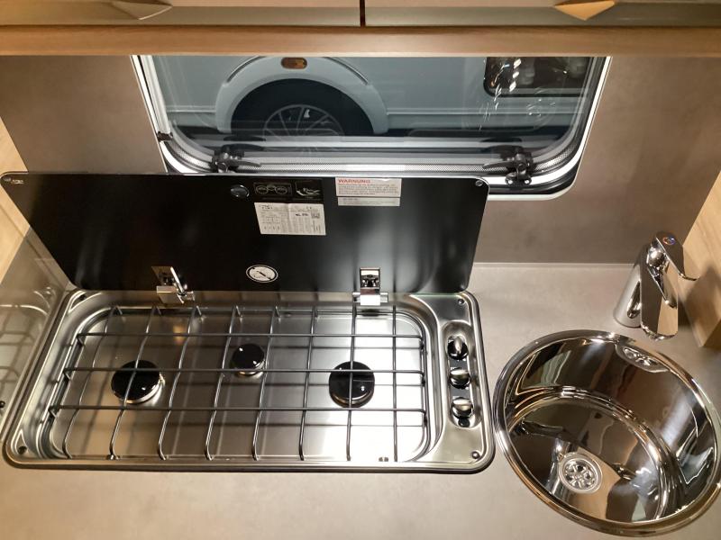 Knaus Sudwind Black Selection 460 EU modeljaar 2026  foto: 7