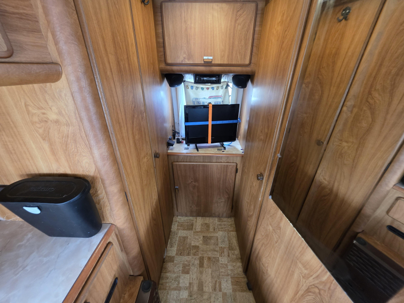Hymer B 564 AIRCO | TOPSTAAT 2.5TD  foto: 7