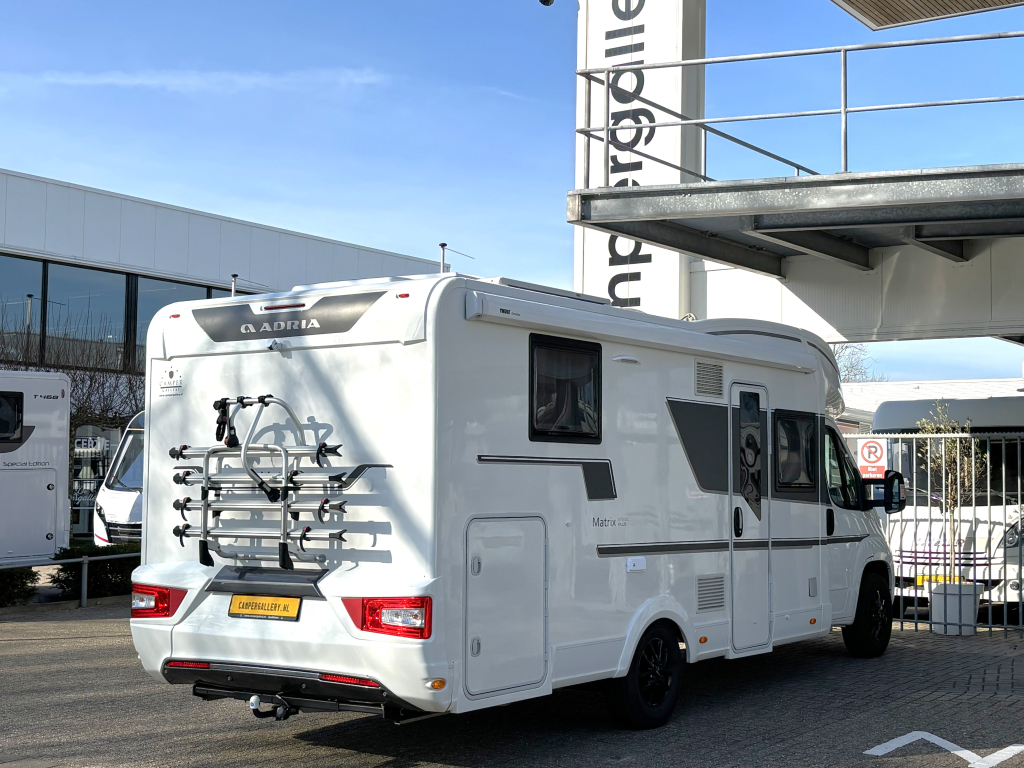 Adria Matrix Plus 670DC QUEENSBED + HEBEBETT + FACE TO FACE Foto: 20
