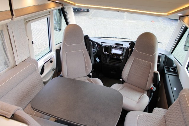 Robusto Carthago Integral Malibu I 460 LE Fiat AUTOM&Aacute;TICO 180 CV camas individuales y cama abatible (118 foto: 27