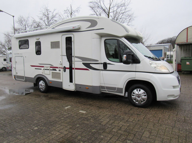 Adria MATRIX M 670 SC Cama Queen & Cama Abatible 5 cinturones a&ntilde;o 2012 foto: 22