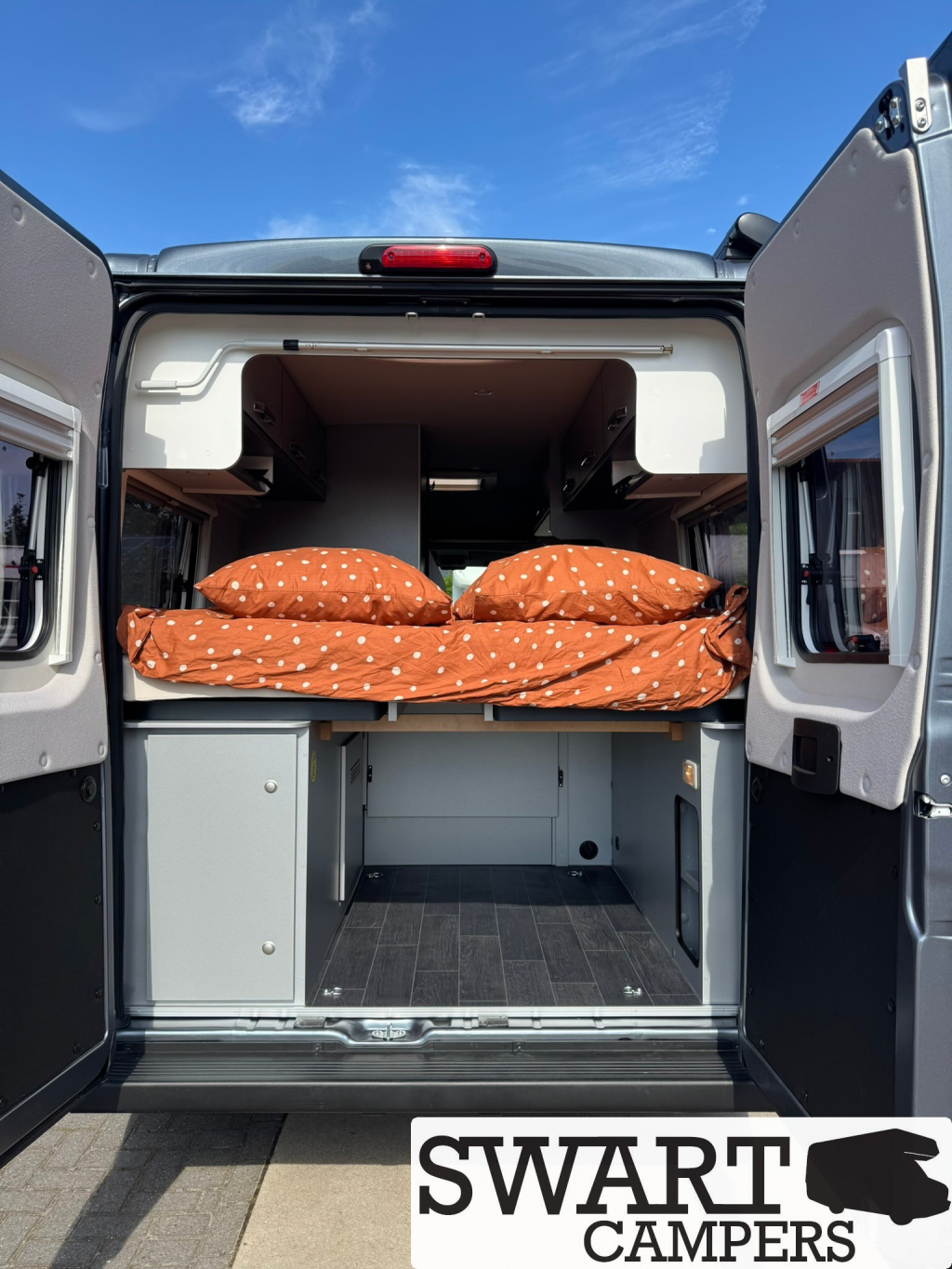 Weinsberg CaraBus Grey 600 ME Edition [Fire], Automaat Maxi Lengtebedden foto: 18