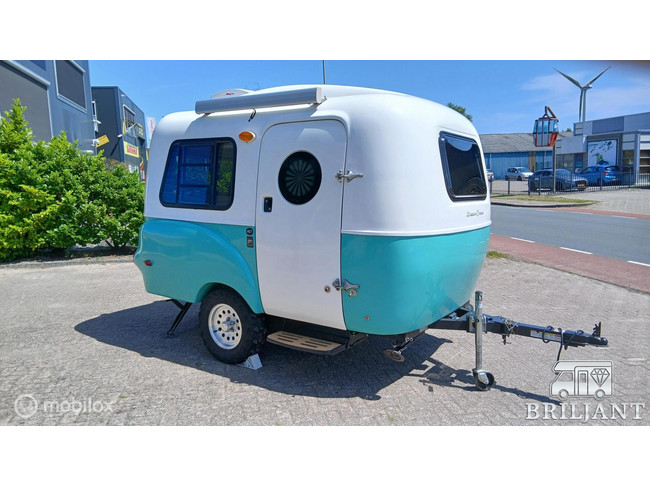 happier camper HC1 Caravan zeer uniek enigste in europa foto: 1