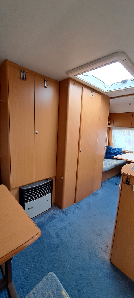 HOME-CAR 496H Caravan, Met voortent en luifel! foto: 10