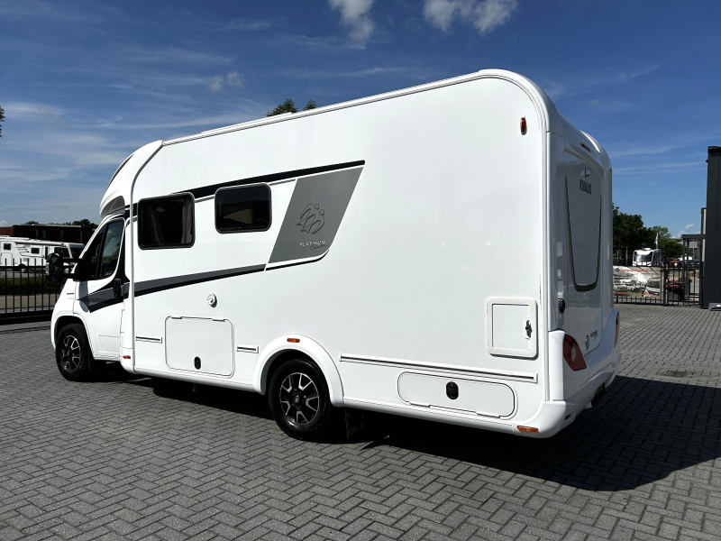 Knaus Platinum Selection 650 MF Fransbed/2017/6.9M/Euro-6  foto: 2